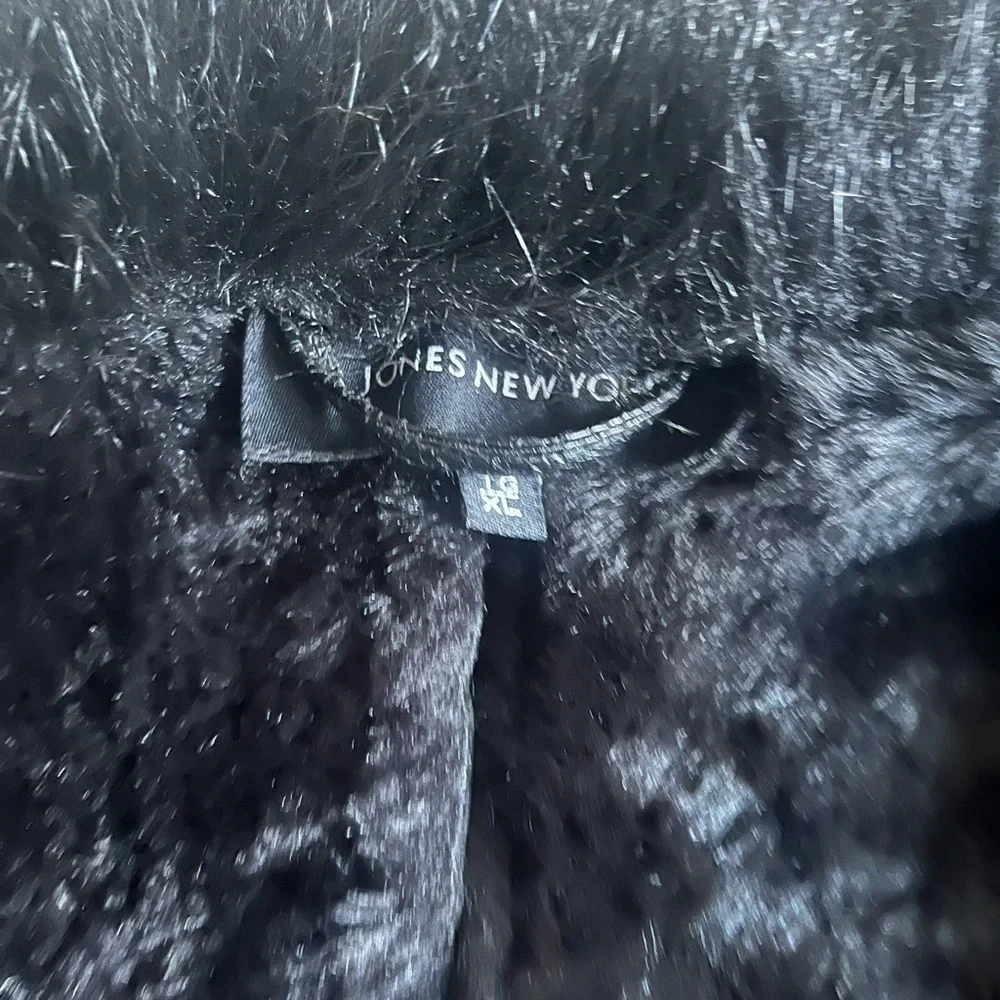 Jones New York Faux Black Leather Coat with Faux Fur Trim size 16-18 - Picture 5 of 9